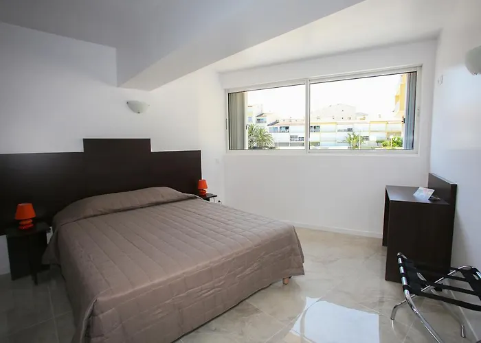 호텔 Sablotel 아그